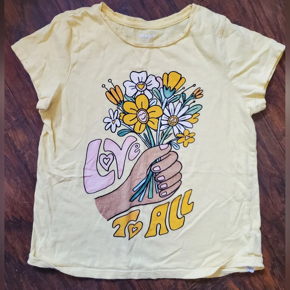 ✨️BUNDLE - set of 4 shirts!✨️Old Navy Short Sleeve Tees - 1 NWT